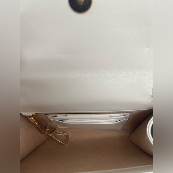 New Gucci Lion Crossbody - Picture 3 of 4